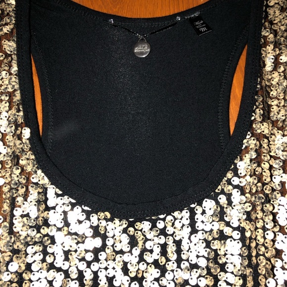 Buckle BKE boutique gold sequin top. Size M. NWOT - Picture 11 of 12